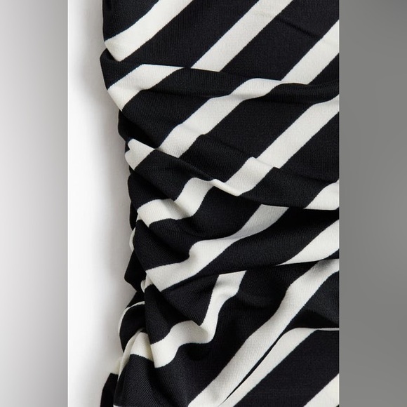 NWT H&M Women's Striped Cap-sleeve Midi Dress - Size: Medium - Picture 7 of 9